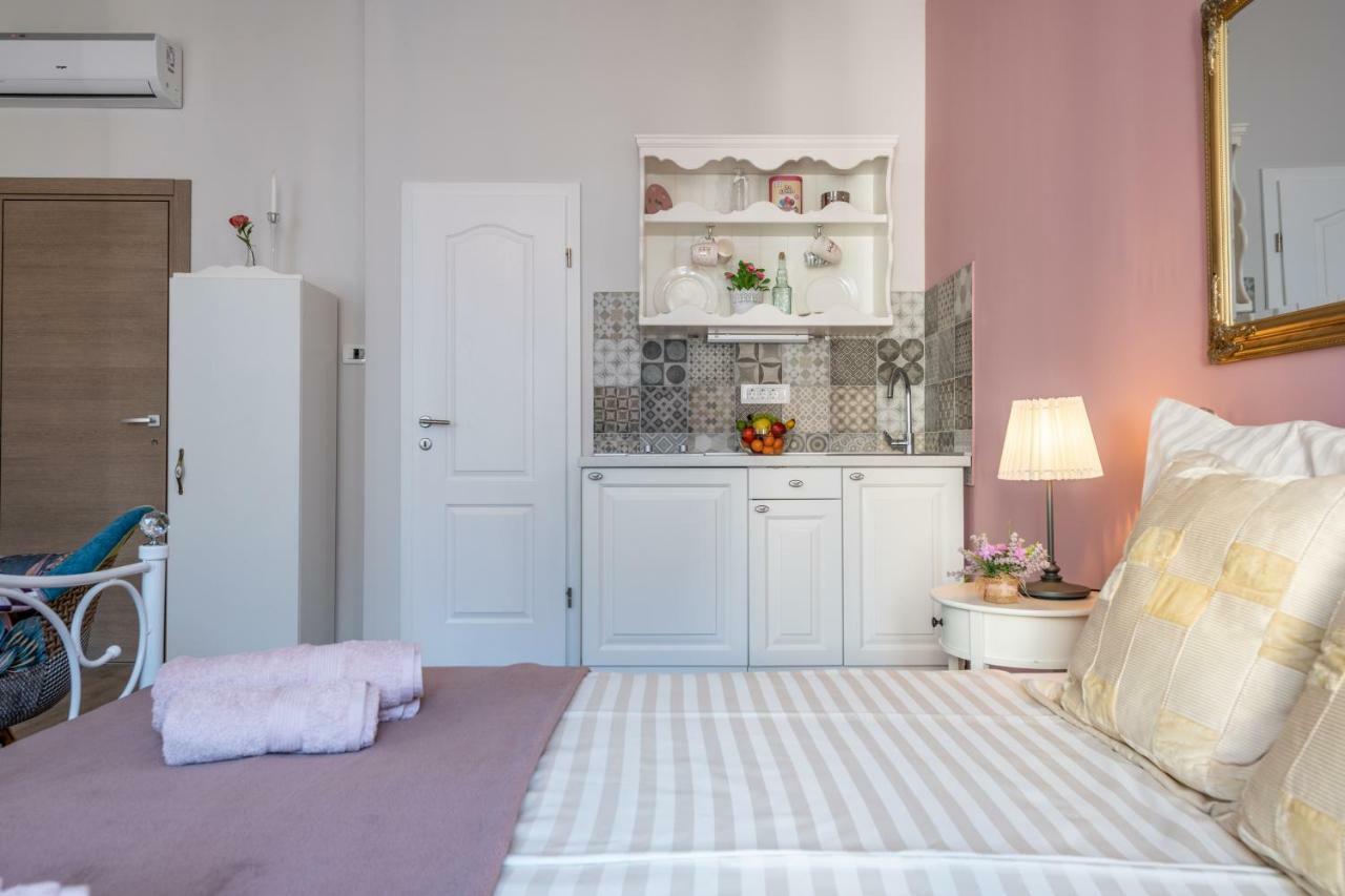 Old City Romantic Studios 3 Pula Extérieur photo